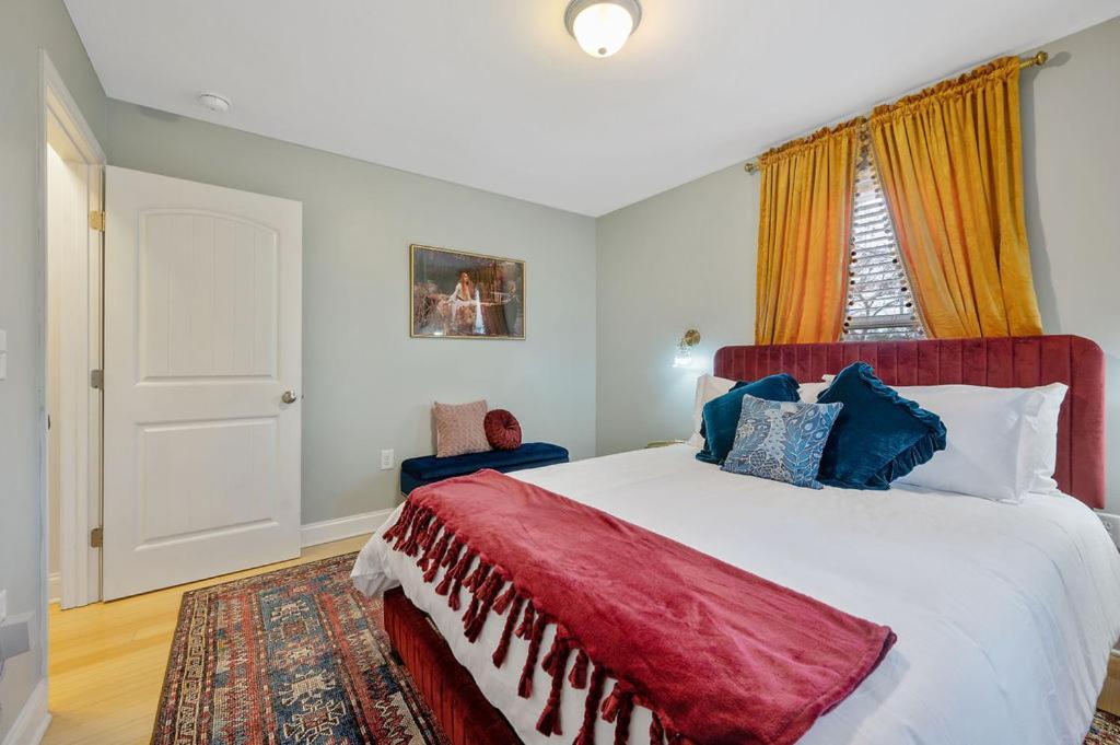 New Victorian Theme, 3Br, Lrg Backyard Close To Pnc Arena, Downtown, And Rdu Airport Raleigh Exterior photo