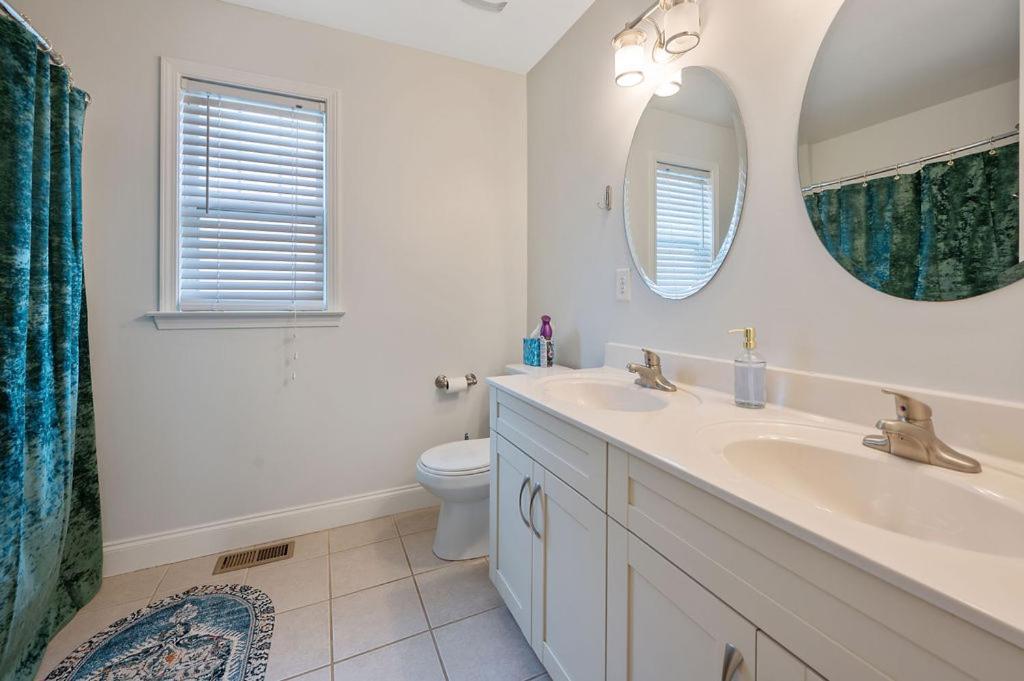 New Victorian Theme, 3Br, Lrg Backyard Close To Pnc Arena, Downtown, And Rdu Airport Raleigh Exterior photo