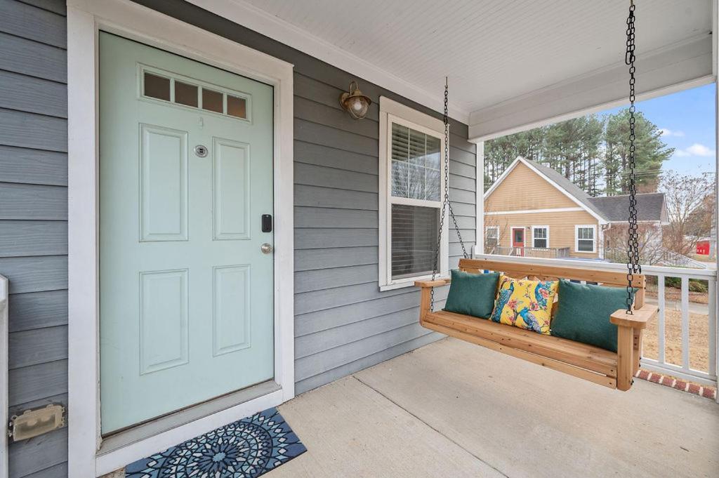 New Victorian Theme, 3Br, Lrg Backyard Close To Pnc Arena, Downtown, And Rdu Airport Raleigh Exterior photo